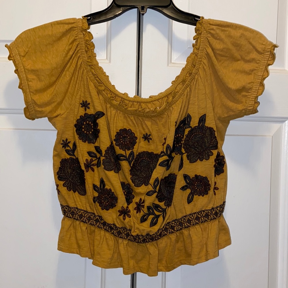 American eagle off the shoulder top